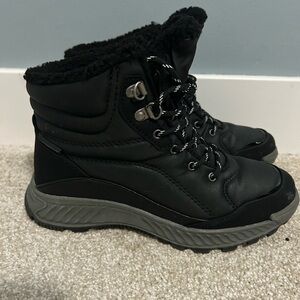 Baretraps Boots size: 5.5